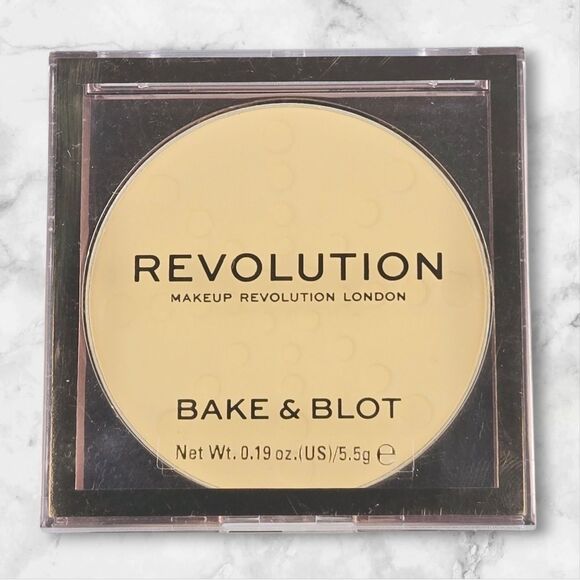 REVOLUTION Bake & Blot Pressed Powder BANANA Setting Makeup Compact NEW SEALED - Picture 1 of 2